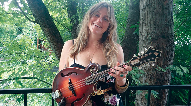 Women Making Music – Cynthia McDermott