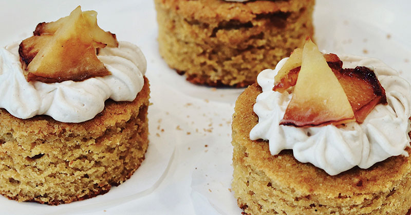 Honeycrisp Apple Cakes