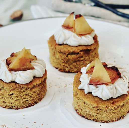 Honey Crisp Apple Cakes